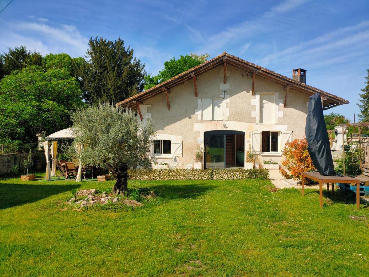 La Maison Des Oliviers Aubeterre-sur-Dronne Extérieur photo